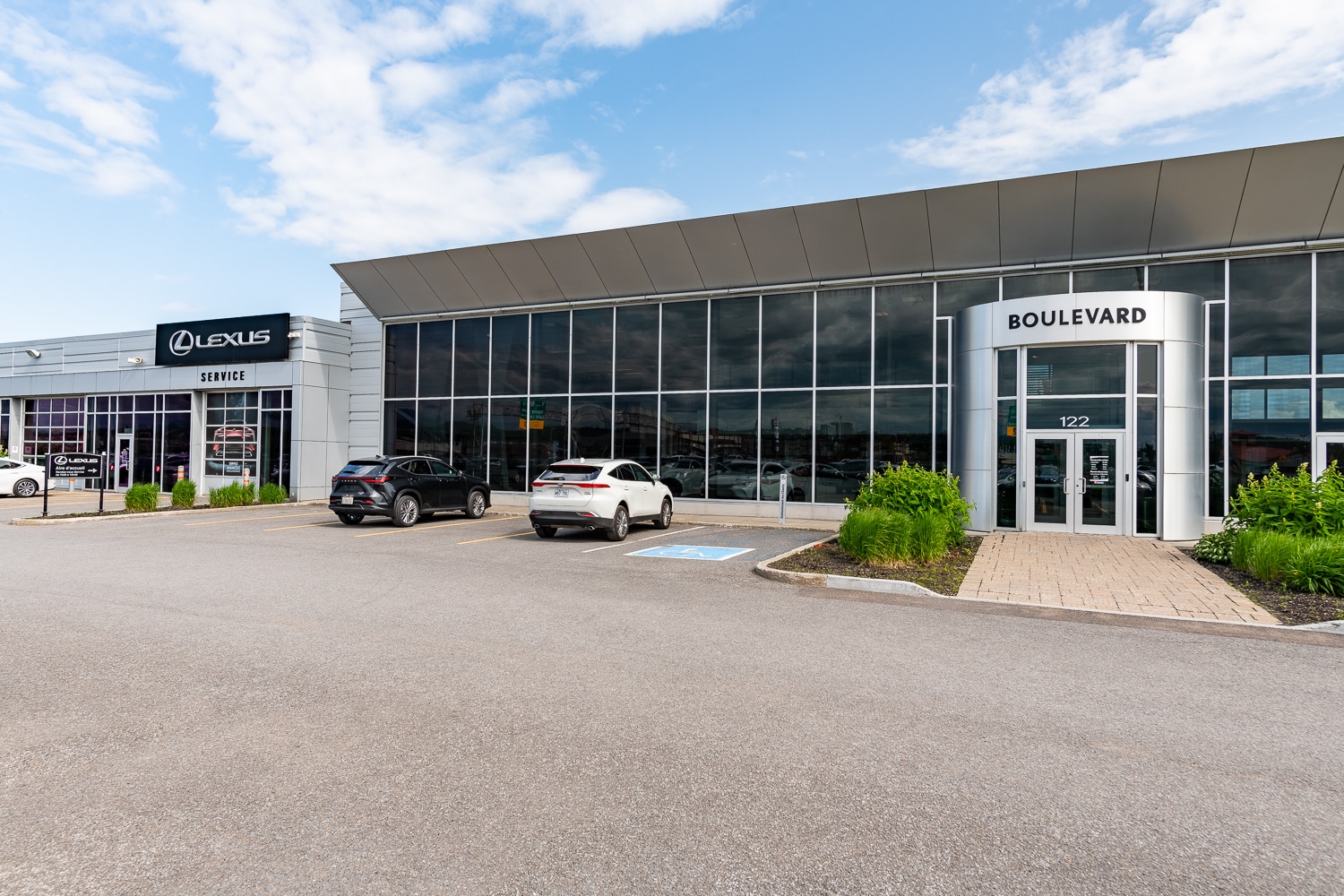 boulevard-lexus-building